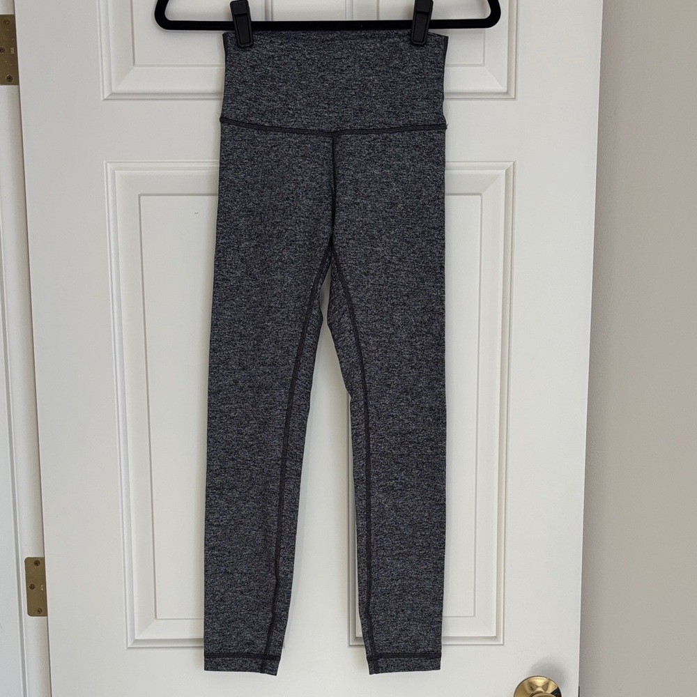 🩶🧘‍♀️ Lululemon Align 25” high-rise Heather Gray Leggings size 4